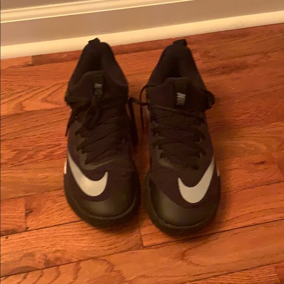 Nikes - Picture 2 of 4